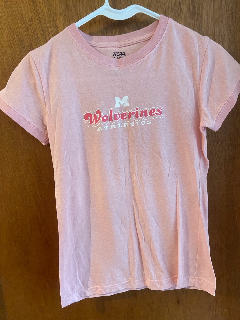 NCAA Michigan Wolverines Pink T-Shirt Size Small